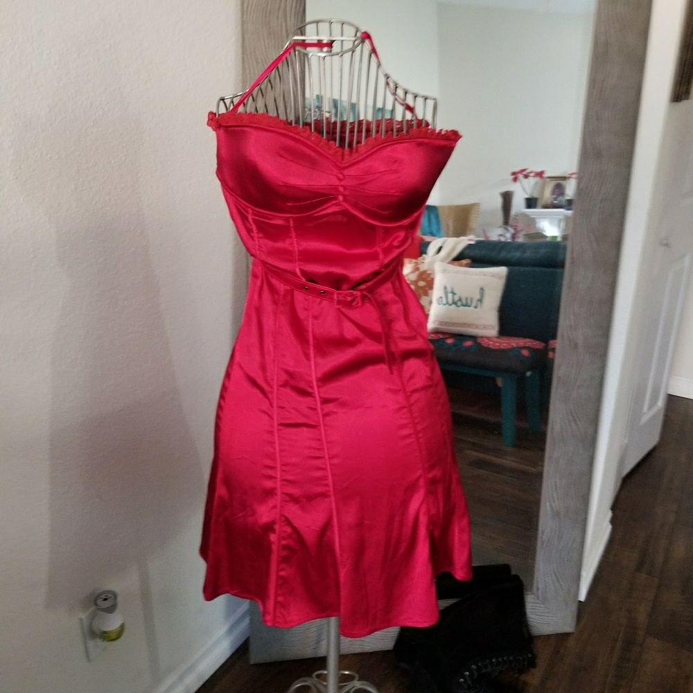 SEXY satin bkdycon dress with belt